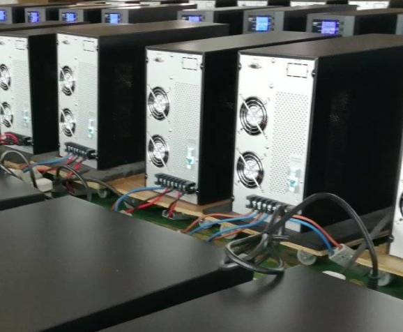 c6k,ups电源机头产品上有一个小小的按钮,ups稳压电源测零线有电么？